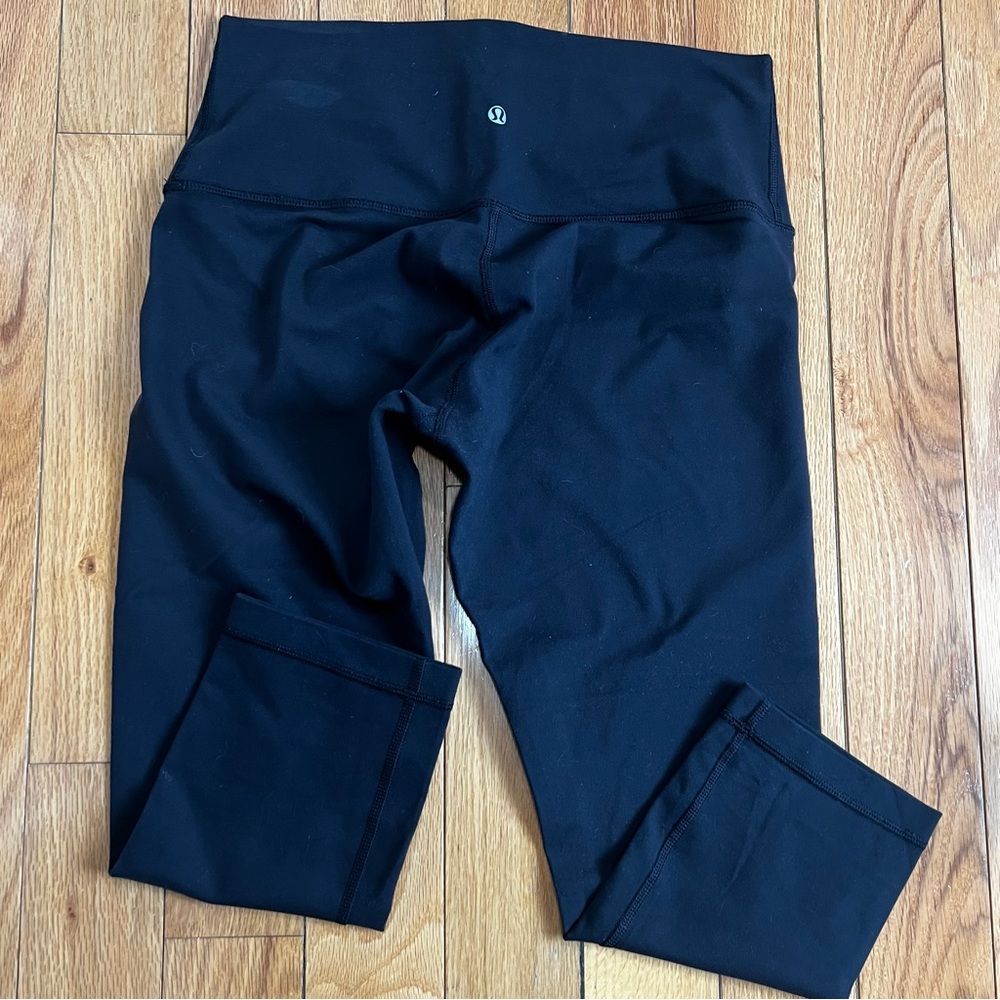 Black Lululemon Capri Crops